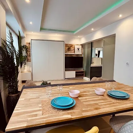 Appartement ☆Loft 35m2 Lyon 6 Ménage inclus/pas de check out☆ Extérieur photo